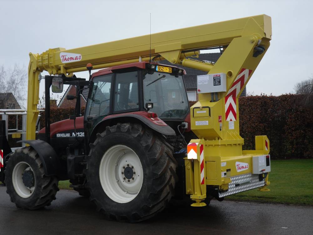 200NCTJ, tractor hoogwerker