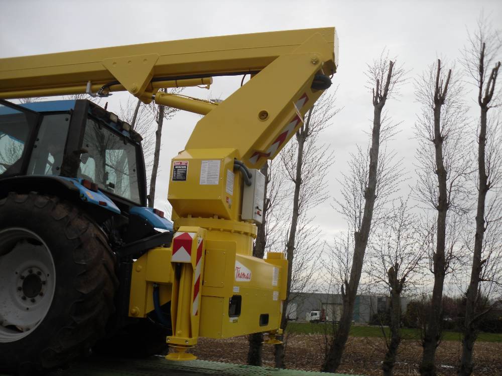 300NCTJ, tractor hoogwerker