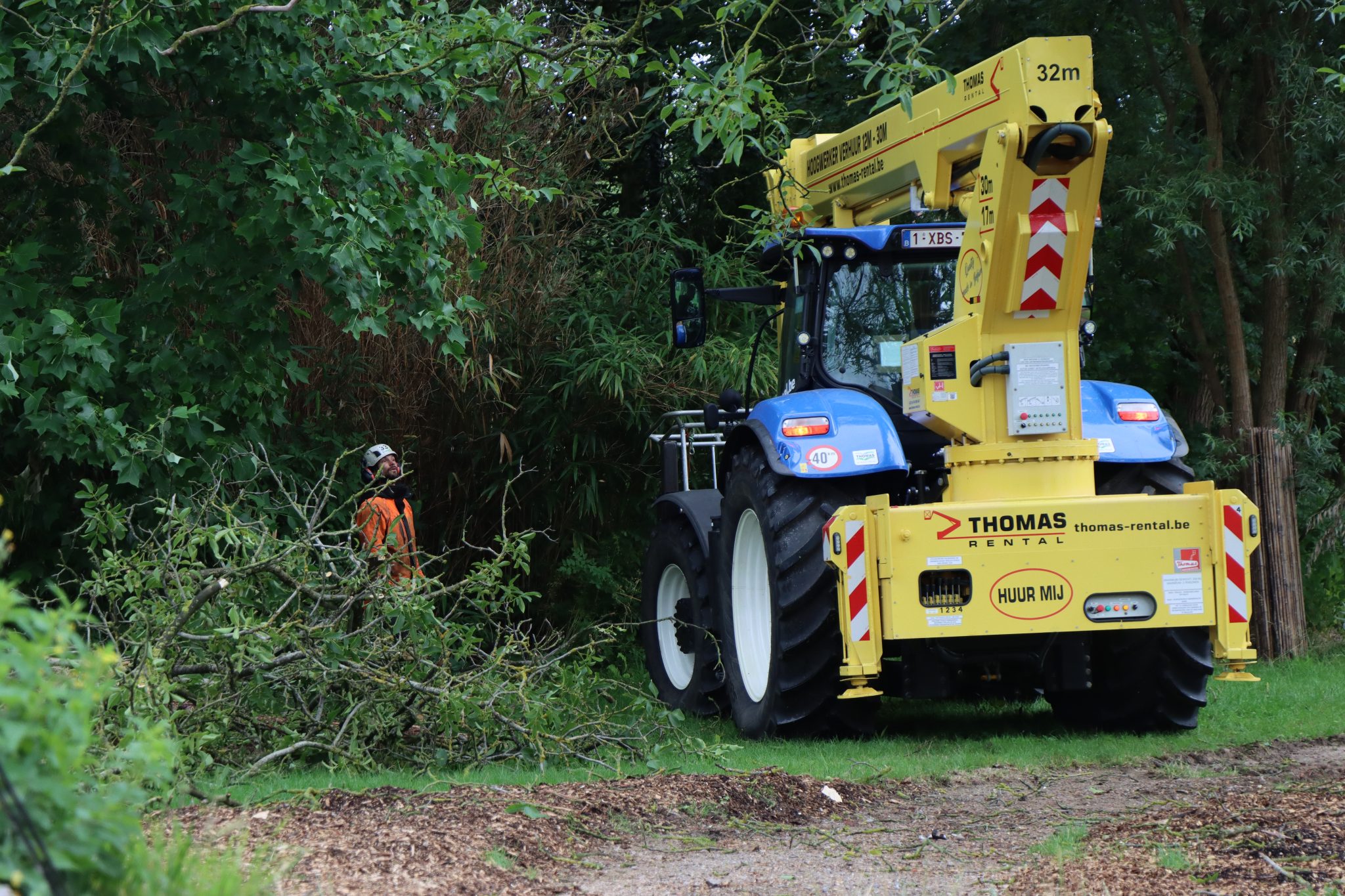 300NCTJ, tractor hoogwerker